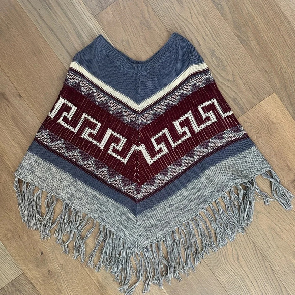 Entro Aztec Geometric Maroon and Gray Fringe Poncho S/M - Picture 1 of 8